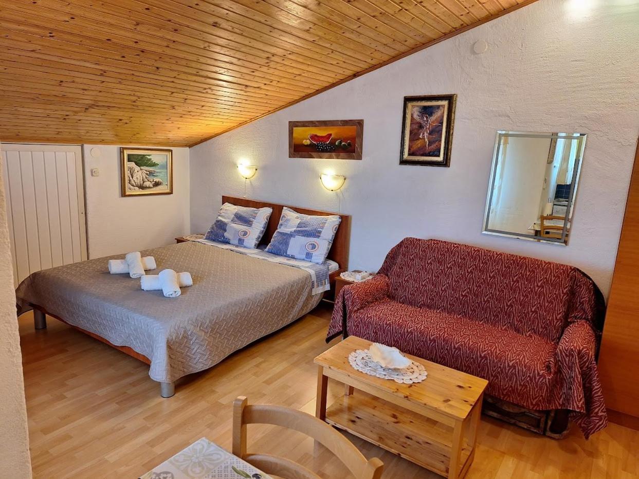 Apartments Alex Ровінь Екстер'єр фото