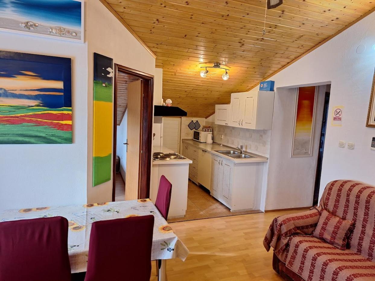 Apartments Alex Ровінь Екстер'єр фото