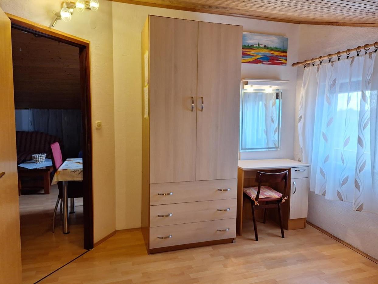 Apartments Alex Ровінь Екстер'єр фото