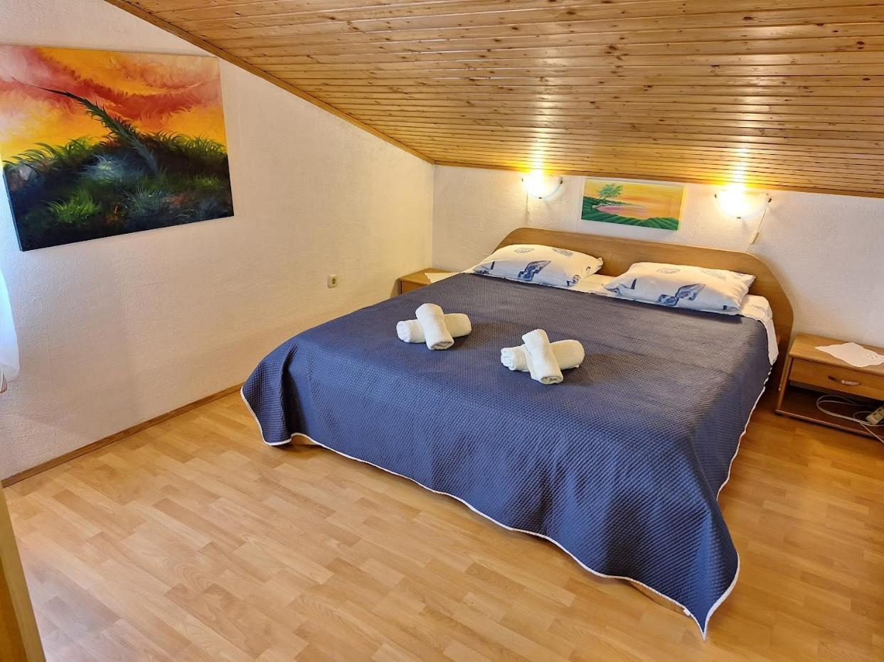 Apartments Alex Ровінь Екстер'єр фото