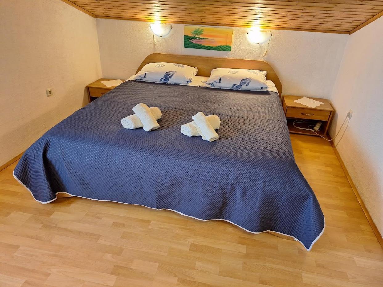 Apartments Alex Ровінь Екстер'єр фото